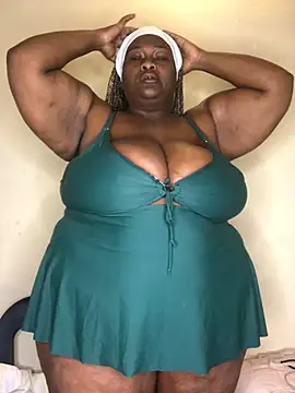 Snapshot of bustytitsxxx chatting on June 26, 2026, 7:36 am bustytitsxxx online show from June 26, 2026, 7:36 am