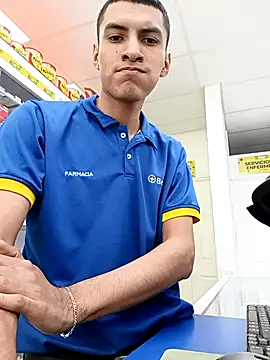 Rogersmit2 online show from April 5, 2026, 5:52 pm