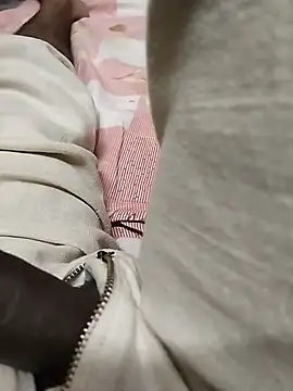 Snapshot of hairy_gun chatting on April 6, 2026, 10:22 pm hairy gun online show from April 6, 2026, 10:22 pm