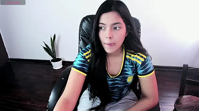 Snapshot of _Vicky_sweet chatting on June 27, 2026, 9:43 pm Vicky sweet online show from June 27, 2026, 9:43 pm