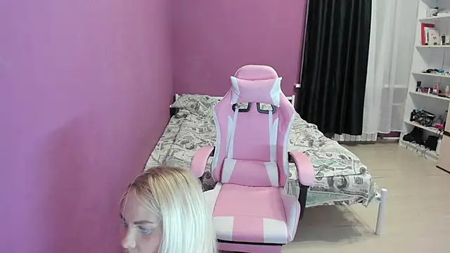 Lika8234 online show from September 11, 2025, 10:21 pm