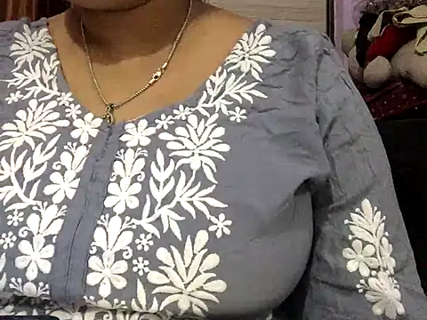 Desi bhabhiii online show from November 25, 2025, 5:41 am