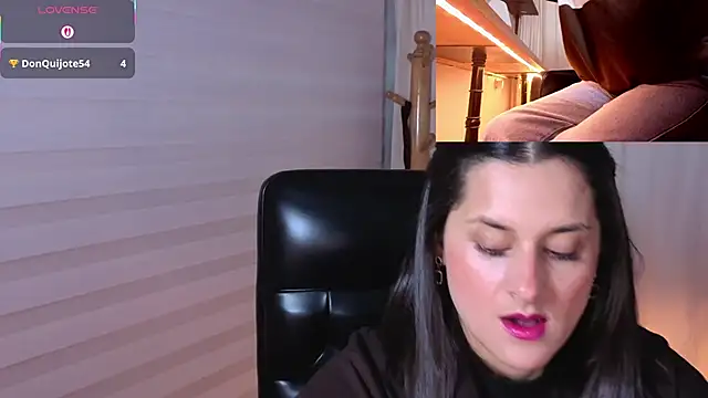 Snapshot of Alice_milf_ chatting on October 28, 2025, 11:09 am Alice milf online show from October 28, 2025, 11:09 am