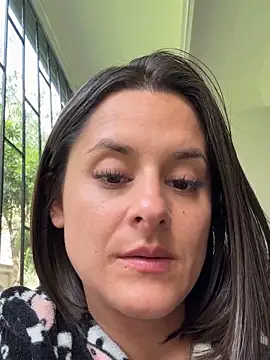 Snapshot of Alice_milf_ chatting on November 19, 2025, 2:50 pm Alice milf online show from November 19, 2025, 2:50 pm