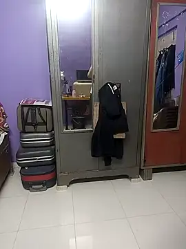 INDIAN PRINCE 01 online show from November 2, 2025, 5:51 pm