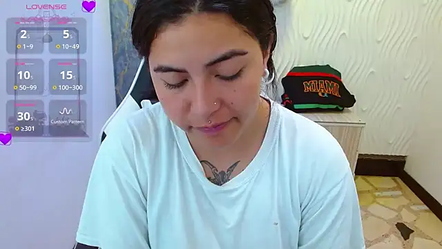  luna torres online show from December 3, 2025, 1:21 pm