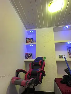  luna torres online show from April 16, 2026, 12:39 pm