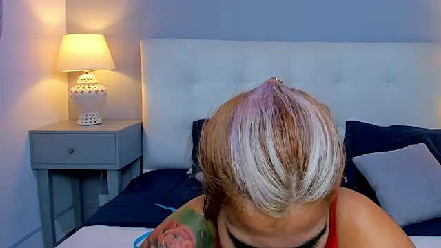 SaraaJhonsonn online show from September 15, 2025, 3:01 pm