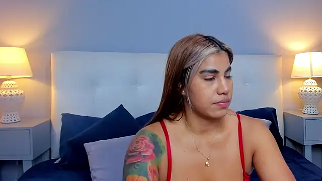 SaraaJhonsonn online show from October 14, 2025, 3:01 pm