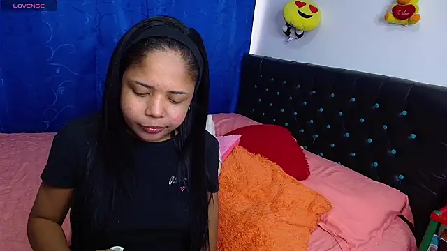 Snapshot of Melikasweetz chatting on April 30, 2026, 5:42 pm Melikasweetz online show from April 30, 2026, 5:42 pm
