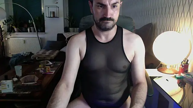 Snapshot of tomz0819 chatting on May 29, 2026, 8:15 pm tomz0819 online show from May 29, 2026, 8:15 pm