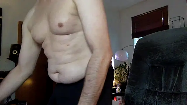 tomz0819 online show from September 27, 2025, 12:33 pm