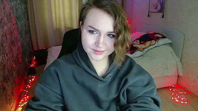 Snapshot of Jenny_Fox chatting on April 19, 2026, 4:24 am Jenny Fox online show from April 19, 2026, 4:24 am