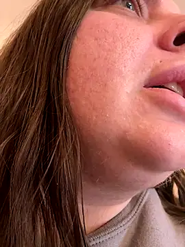 Snapshot of lairarose chatting on November 14, 2025, 4:10 pm lairarose online show from November 14, 2025, 4:10 pm