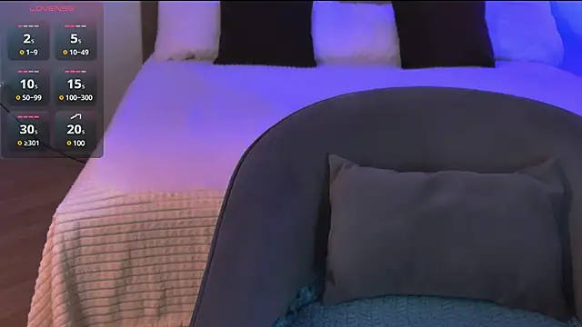 MiaBecky online show from March 7, 2025, 5:29 am