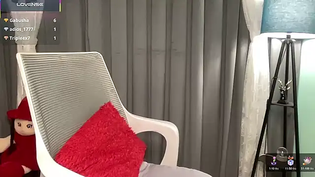 senorita78 online show from December 1, 2025, 7:53 am