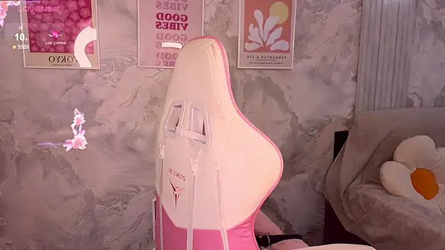 Snapshot of angel_with_flowers chatting on February 5, 2025, 3:34 am angel with flowers online show from February 5, 2025, 3:34 am