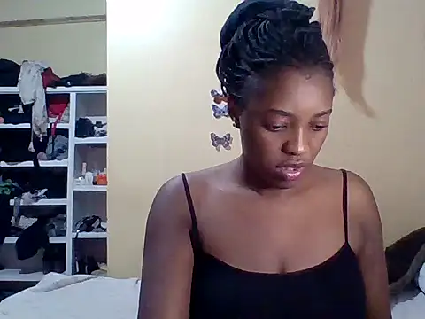 Zara Twilight online show from September 29, 2025, 9:09 pm