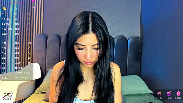 Nicolette ks  online show from December 3, 2025, 3:40 am