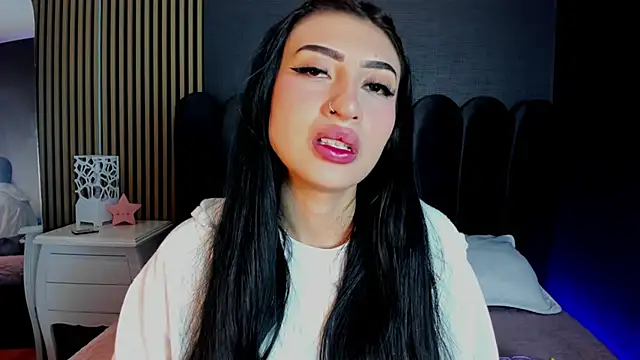 Nicolette ks  online show from March 26, 2026, 4:44 am