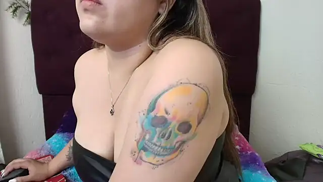 LinaBrowm online show from September 9, 2025, 3:43 pm