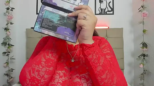 Snapshot of LinaBrowm chatting on April 15, 2026, 3:38 pm LinaBrowm online show from April 15, 2026, 3:38 pm
