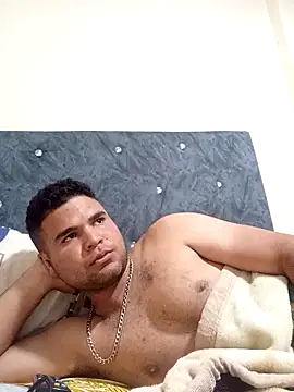 Snapshot of PITBuk_708 chatting on December 14, 2025, 2:18 am PITBuk 708 online show from December 14, 2025, 2:18 am