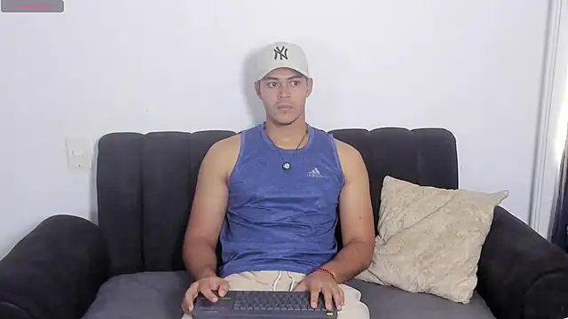 Snapshot of Iamdylan777 chatting on April 24, 2026, 12:40 pm Iamdylan777 online show from April 24, 2026, 12:40 pm