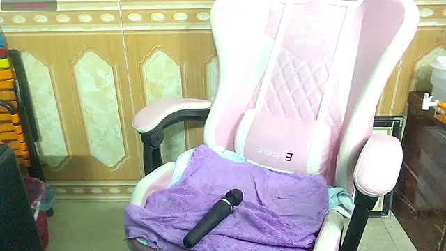 Snapshot of Jerry-Lan chatting on April 8, 2026, 12:28 pm Jerry-Lan online show from April 8, 2026, 12:28 pm