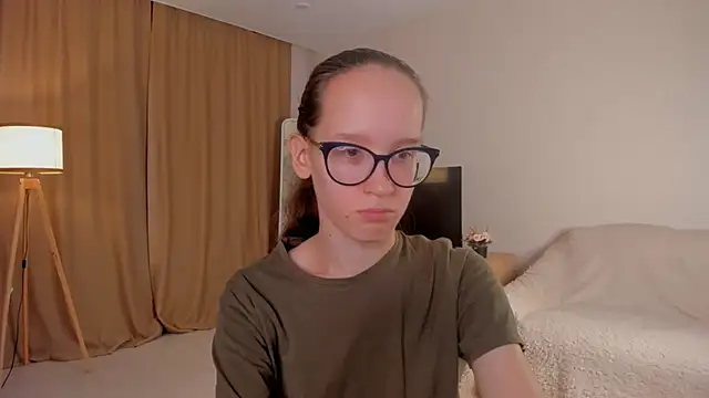 Snapshot of BettyBrowni chatting on October 21, 2025, 4:50 pm BettyBrowni online show from October 21, 2025, 4:50 pm