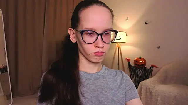 BettyBrowni online show from December 2, 2025, 4:09 pm