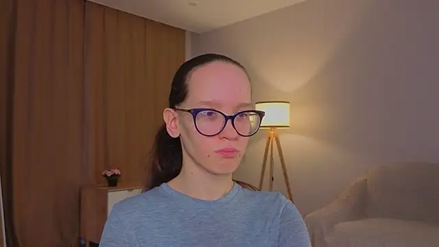 BettyBrowni online show from March 5, 2026, 4:03 pm