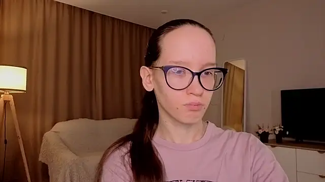 BettyBrowni online show from April 12, 2026, 4:10 pm