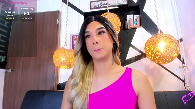 victoria aleia  online show from December 18, 2025, 10:02 pm