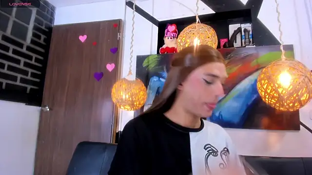 victoria aleia  online show from May 23, 2026, 9:36 pm