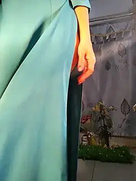 Snapshot of Kami_gaam chatting on February 14, 2025, 9:10 pm Kami gaam online show from February 14, 2025, 9:10 pm