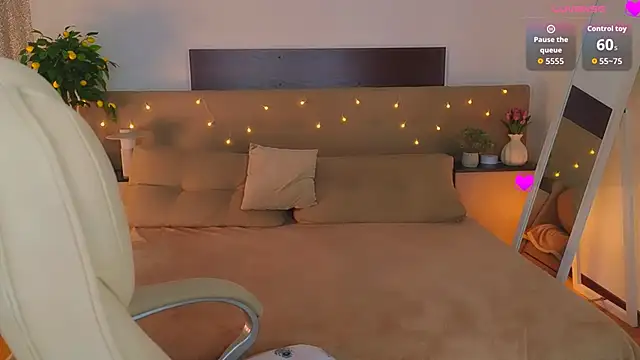 Viola  Shy online show from March 24, 2026, 9:15 pm