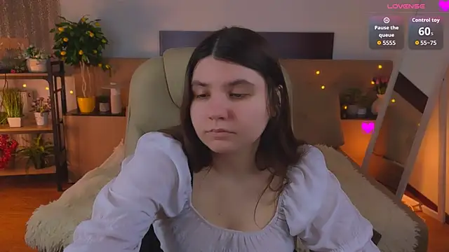 Viola  Shy online show from May 18, 2026, 8:24 pm