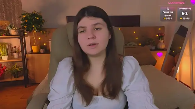 Viola  Shy online show from April 20, 2026, 8:21 pm