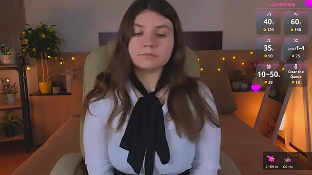 Viola  Shy online show from April 9, 2026, 8:26 pm