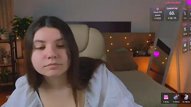 Viola  Shy online show from May 8, 2026, 8:23 pm