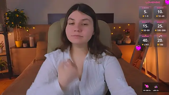 Viola  Shy online show from April 6, 2026, 9:05 pm