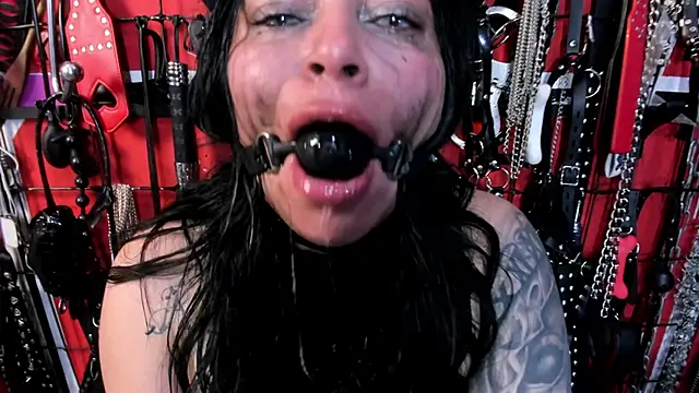 sadistic aradia online show from March 8, 2026, 2:15 am