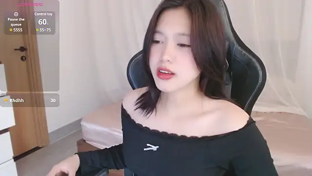 Lin SiYee online show from March 6, 2025, 4:52 am