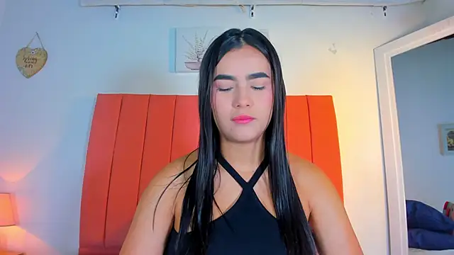 valen rose0 online show from November 5, 2025, 12:08 pm