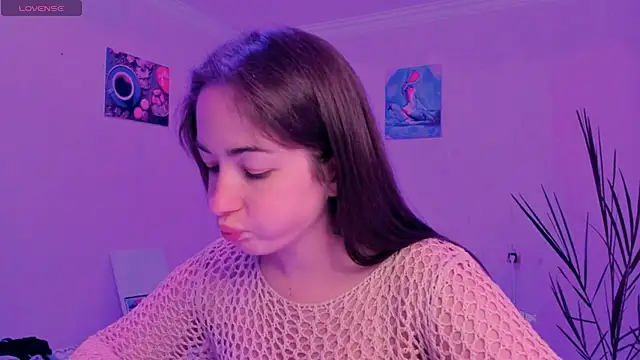 cClandesTina online show from September 30, 2025, 6:47 pm