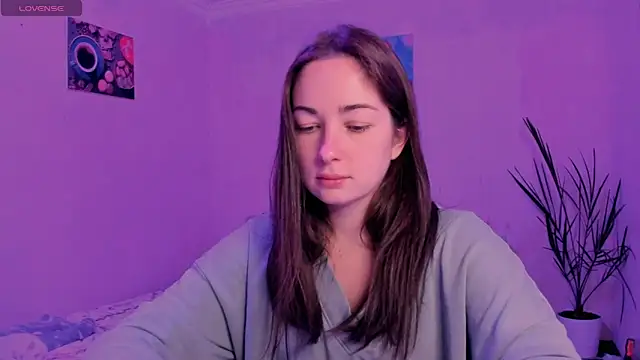 cClandesTina online show from October 10, 2025, 7:47 pm