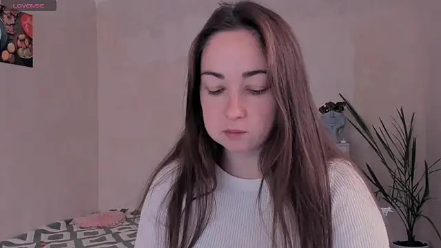 cClandesTina online show from October 28, 2025, 12:26 pm