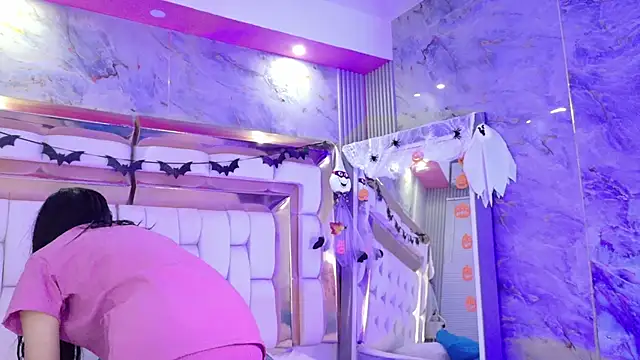 littleebluee online show from October 28, 2025, 3:07 am