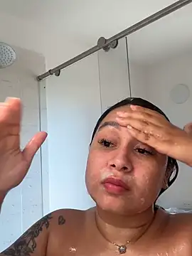 Pretty Isadora online show from February 26, 2026, 8:31 pm